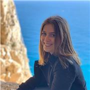 Laureanda in filosofia impartisce ripetizioni di filosofia per studenti delle scuole superiori